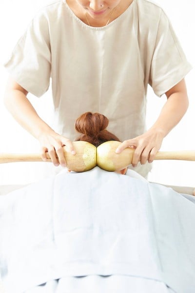 arom:D  Naiipa Art Complex สุขุมวิท 46