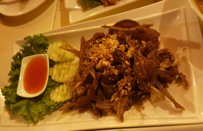 ปลาเห็ดโคนทอดกระเทียม