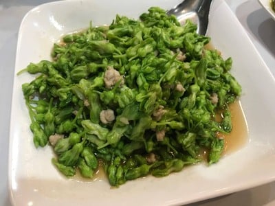 ดอกขจรผัดหมูสับ