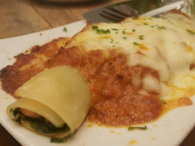 Salmon spanich cannelloni