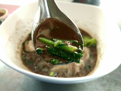 เล็กหมูน้ำตก