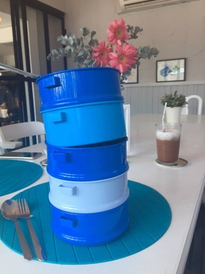 เสริฟอาหารในปิ่นโตสีสวย