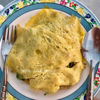 ผัดไทห่อไข่