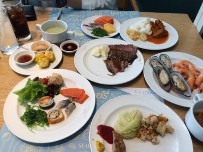 อาหาร หรือ เครื่องดื่ม