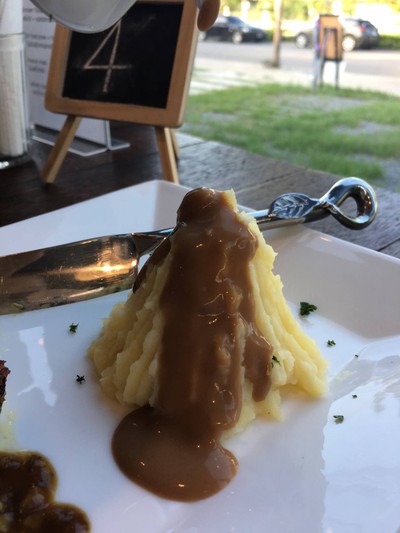 อาหาร หรือ เครื่องดื่ม