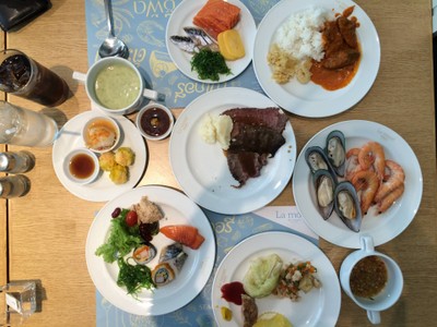 อาหาร หรือ เครื่องดื่ม