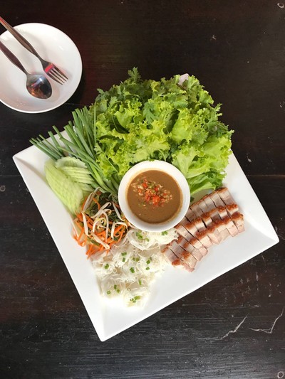เมี่ยงหมูกรอบ