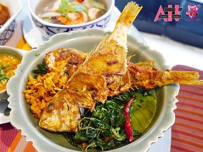 ปลาทรายแดงทอดขมิ้น