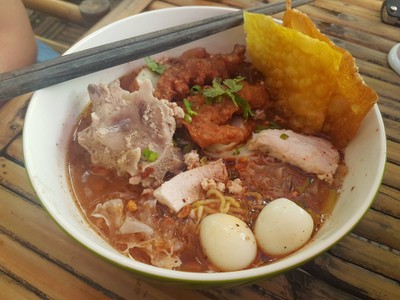 บะหมี่ต้มยำพิเศษ