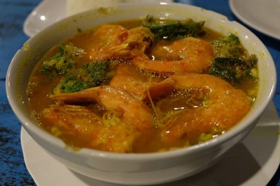 แกงส้มไข่เจียวชะอมกุ้งสด