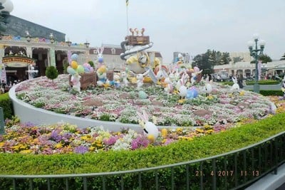 หน้าdisneyland เทศกาลอีสเตอร์
