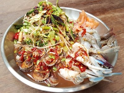 เมนูของร้าน ตะบันตำ ตำถาดบันลือโลก ปิ่นเงินพลาซ่า