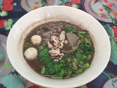 เส้นเหลือง น้ำตก ธรรมดา