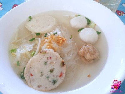 ก๋วยเตี๋ยวลูกชิ้นปลา