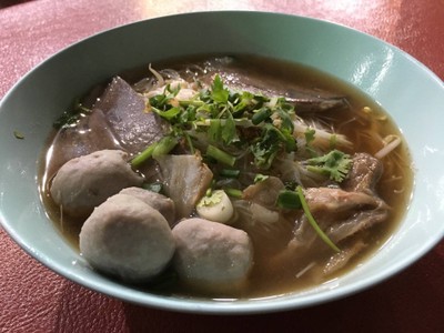 เส้นหมี่ลูกชิ้น+เนื้อเปื่อย