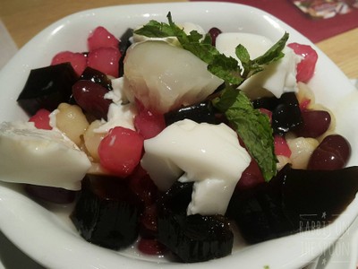 กรานิต้ากะทิทับทิมกรอบ