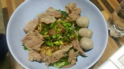 มาม่าลูกชิ้น หมูหมัก