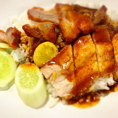 ข้าวหมูแดง+หมูกรอบ