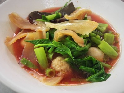 ลูกชิ้นปลานายใบ้ (NAI BAI FISHBALL NOODLE) ลูกชิ้นปลานายใบ้ (NAI BAI FISHBALL NOODLE)