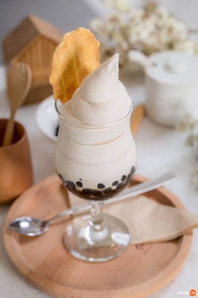 เมนูของร้าน Brown Café นิมมานเหมินท์ ซอย 9