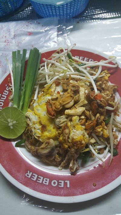 ผัดไท ใส่หอย 50 บาท