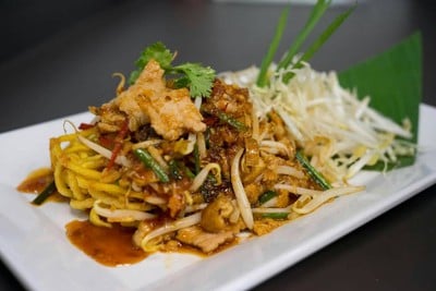 ผัดไทยกระทะเหล็ก (Padthai Kratalek) กาญจนบุรี ผัดไทยกระทะเหล็ก (Padthai Kratalek) กาญจนบุรี