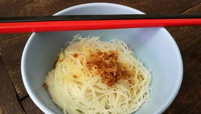 เส้นหมี่ลวก