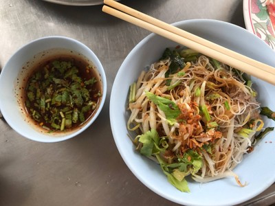 เกาเหลาเนื้อหม้อไฟ 42 (Kao Lao Nue Mo Fai 42) เกาเหลาเนื้อหม้อไฟ 42 (Kao Lao Nue Mo Fai 42)