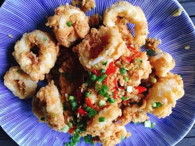 ปลาหมึกผัดพริกเกลือ