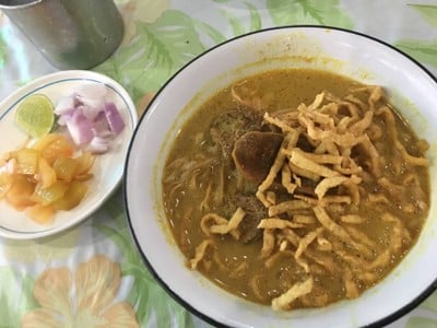 ข้าวซอยเนื้อ น้องว่าอร่อย