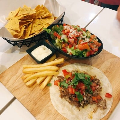 La Monita Truck By La Monita Taqueria สยามพารากอน La Monita Truck By La Monita Taqueria สยามพารากอน