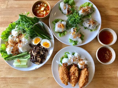 ใบบุญ อาหารเวียดนาม (ร้านย้ายไป ตรงข้ามไปรษณีย์บ้านทุ่ง) ใบบุญ อาหารเวียดนาม (ร้านย้ายไป ตรงข้ามไปรษณีย์บ้านทุ่ง)