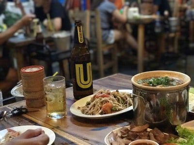 อาหาร หรือ เครื่องดื่ม