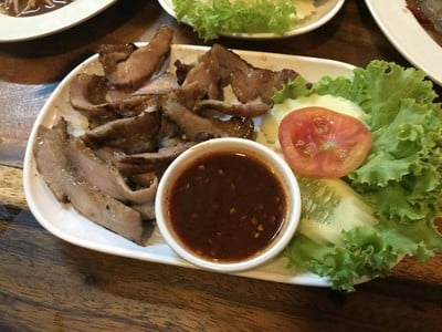 คอหมูย่าง