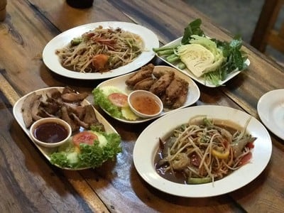 อาหาร หรือ เครื่องดื่ม