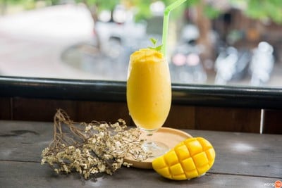 Ton Mamuang Cafe & Dessert (ต้นมะม่วง คาเฟ่) Ton Mamuang Cafe & Dessert (ต้นมะม่วง คาเฟ่)