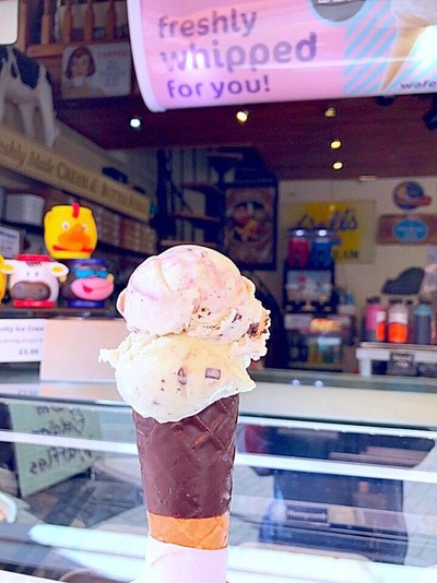 Toffee Fudge + Raspberry & Oreos