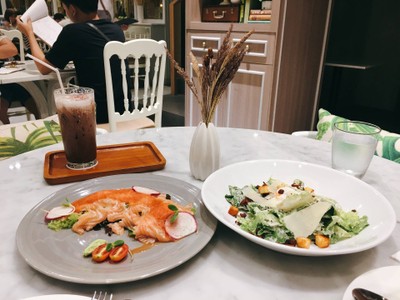 อาหาร หรือ เครื่องดื่ม