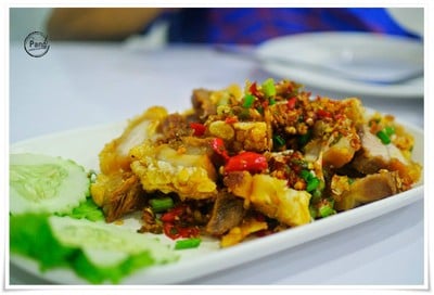 หมูกรอบผัดพริกเกลือ