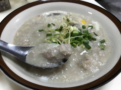 โจ๊กหมูลาดหญ้า (เตาถ่าน) ลาดหญ้า