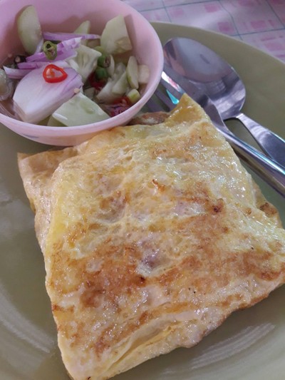 ขนมเบื้องไข่