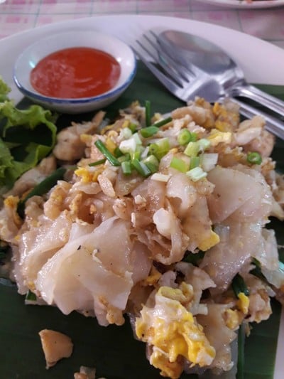 ก๋วยเตี๋ยวคั่วไก่