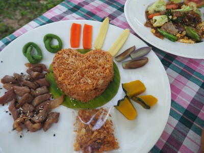 ข้าวผัดน้ำพริกแดง+หมูแดดเดียว