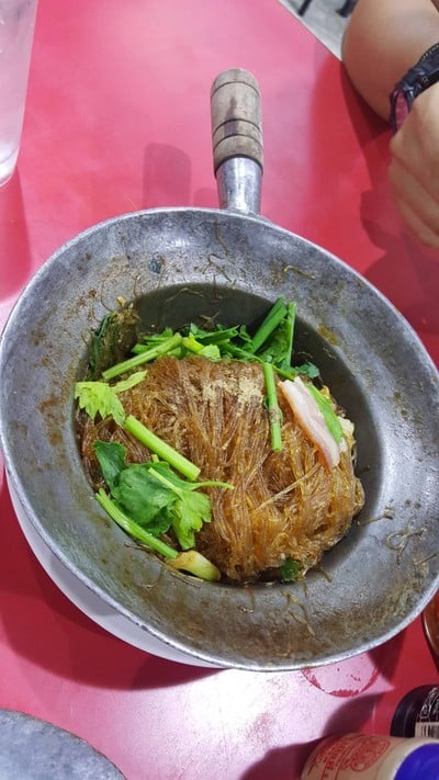กุ้งอบวุ้นเส้น