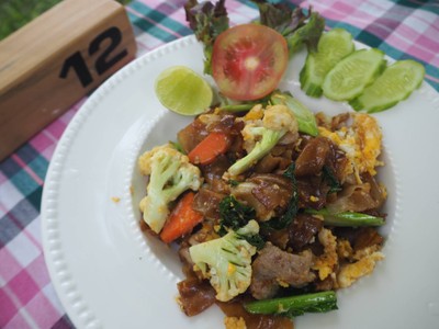 ผัดซีอิ๊วหมู
