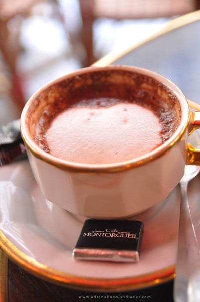 chocolat chaud หรือ hot chocolate