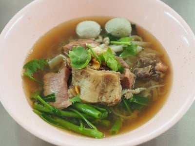 เมนูของร้าน ก๋วยเตี๋ยวเนื้อวัวนายโส่ย