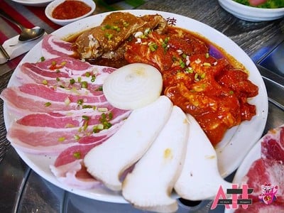 จานหมูรวม