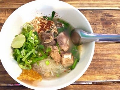 ก๋วยเตี๋ยวต้มยำกระดูกอ่อน