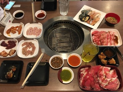 อาหาร หรือ เครื่องดื่ม